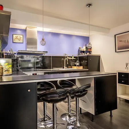 Large Atypical & Quaint Studio