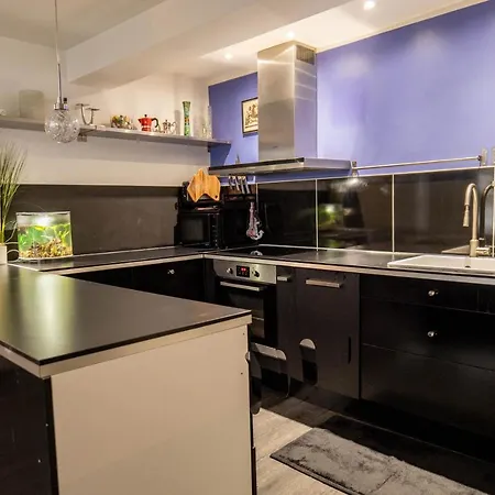 Апартаменты Large Atypical & Quaint Studio *