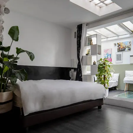 Large Atypical & Quaint Studio Апартаменты *