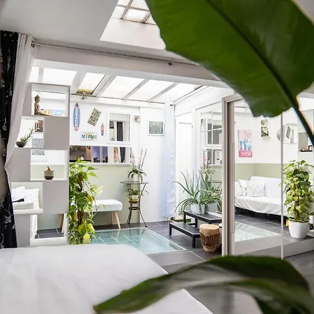 Апартаменты Large Atypical & Quaint Studio Париж